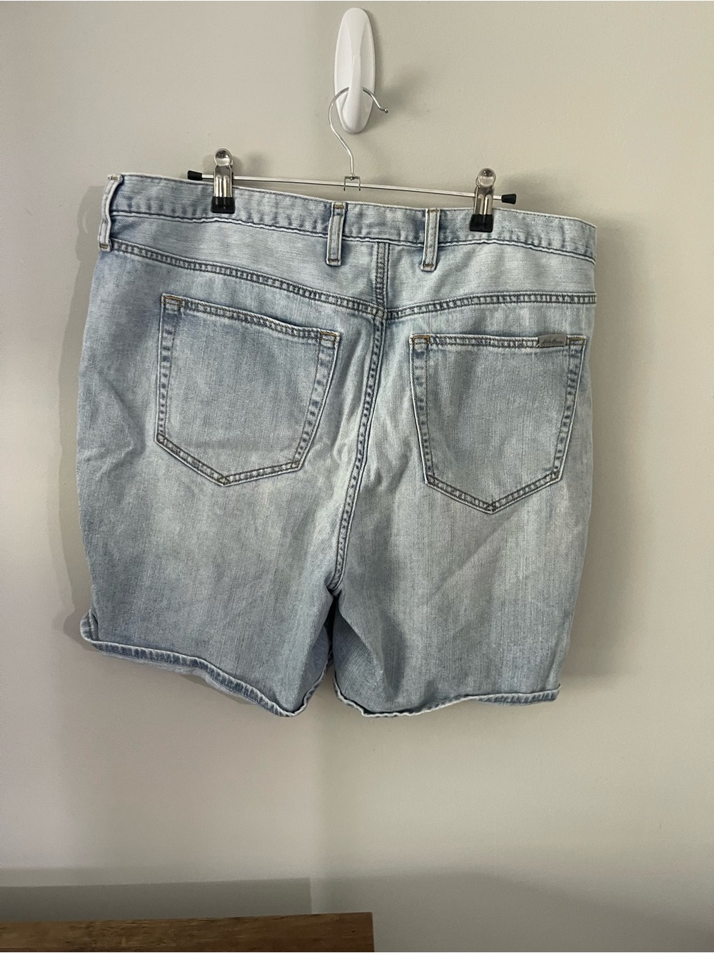 Eddie Bauer light Wash Denim women’s size 16 Shorts - Picture 4 of 5